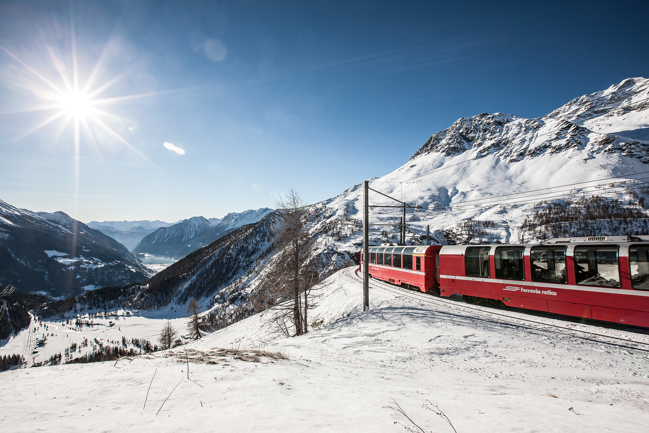 Pair,Of,Cross,Skis,In,Snow
