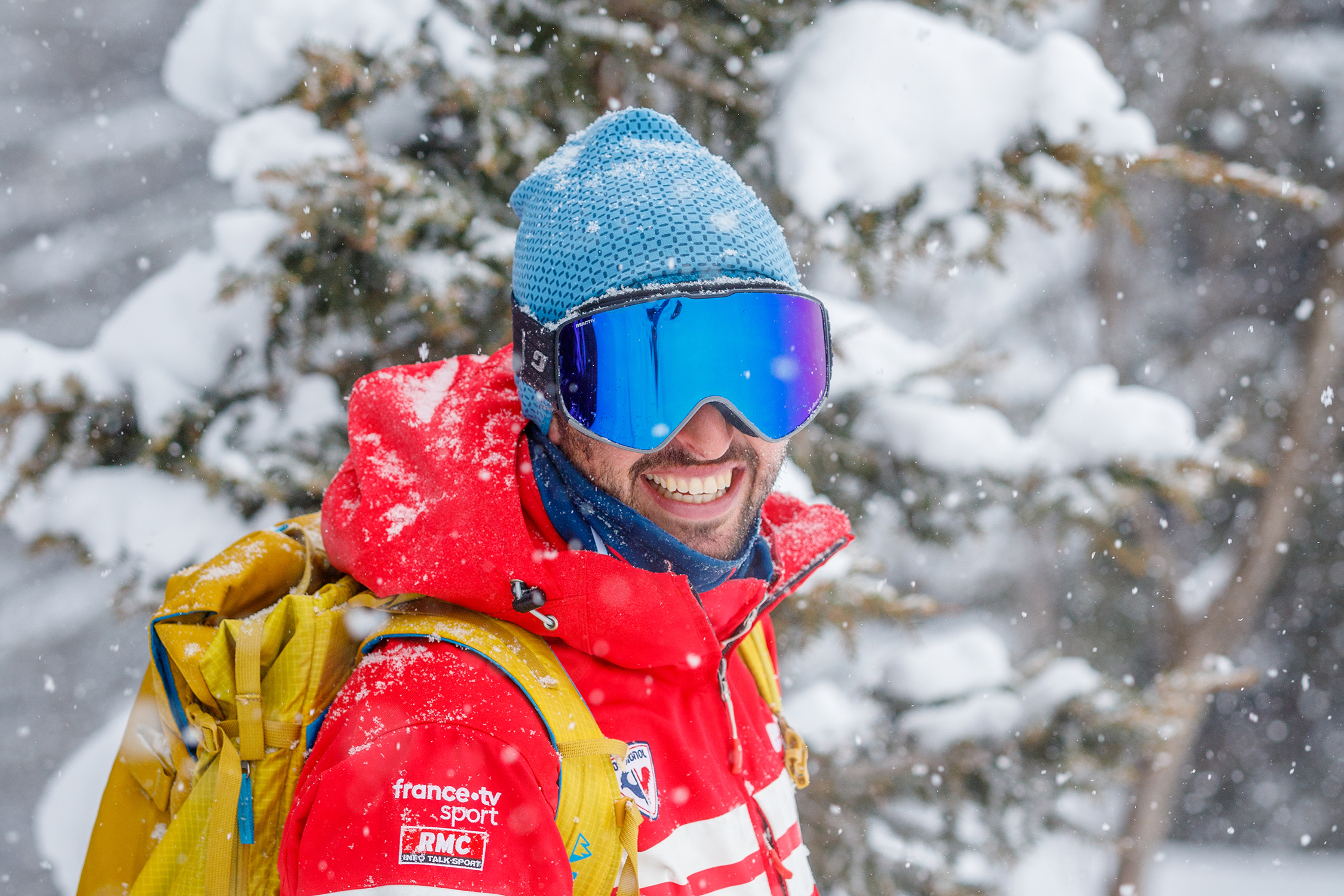 Pair,Of,Cross,Skis,In,Snow